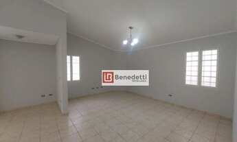 Imagem 6: Casa com 3 dormitórios sendo 01 suíte, com banheira, espaço para closet, 2 banheiros, sal