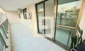 Imagem: FRENTE 3 QUARTOS SENDO 1 SUÍTE - ARMÁRIOS