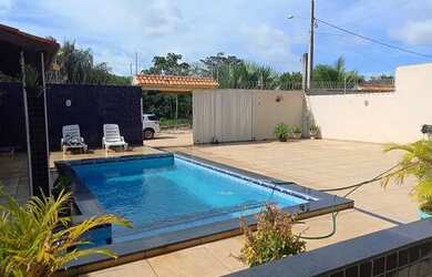 Imagem 2: Casa com 4 suítes na praia do Atalaia!