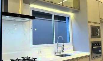 Imagem 4: Casa de condomínio para venda possui 220 metros quadrados com 3 quartos