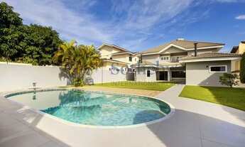 Imagem 5: Casa com ampla área externa em condomínio fechado