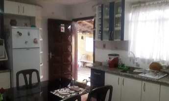 Imagem 5: Casa para venda tem 445 metros quadrados com 6 quartos em Centro - Araucária - PR