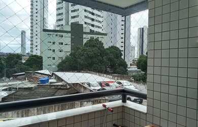 Imagem 2: Apartamento para venda possui 98 metros quadrados com 3 quartos em Casa Forte - Recife - P