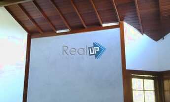 Imagem 6: Elegante casa com piscina no condomínio Floresta