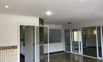 Imagem 2: Casa de condomínio para aluguel tem 530 m² com 4 suítes , ampla área gourmet com piscina e