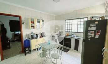 Imagem 7: Casa com 02 Quartos e suíte à venda, são 125m ² de terreno, sendo 106 m² de construção por