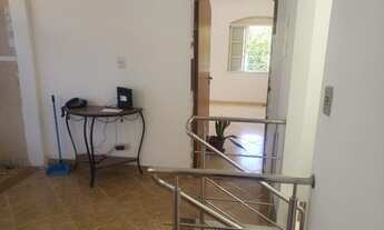 Imagem 3: Sobrado para aluguel possui 200 metros quadrados com 3 quartos