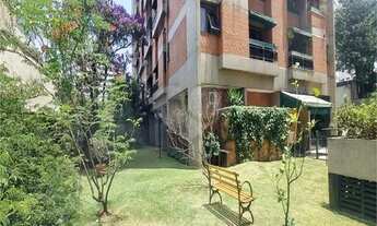 Imagem: Vila Madalena - EM FRENTE AO Metrô