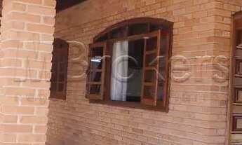 Imagem 2: Linda casa com quintal amplo