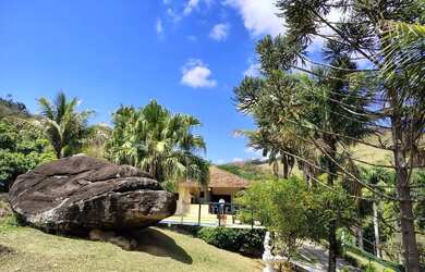 Imagem 3: PEDRA BONITA GRANJA 5000m2 04 QUARTOS 3 SUÍTE SALA LAREIRA VARANDA PISCINA AÇUDE POMAR