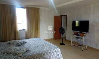 Imagem 7: Casa em Montes Claros, no bairro Ibituruna, à venda