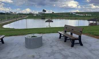 Imagem 2: Lote 400m² em condomínio com lago - Ágio R$30 mil!