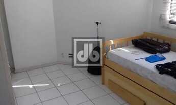 Imagem: Cobertura - Freguesia - Rua Comandante Rúbens