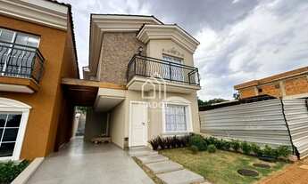 Imagem: Sobrado à Venda com 3 quartos, PISCINA