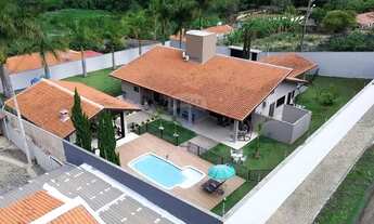 Imagem 3: Chácara de Luxo: Elegância e Conforto em Capivari