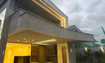 Imagem 4: Casa de esquina no Alphaville Ceará com vista para a praça e alto padrão construtivo