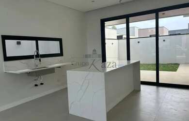 Imagem 3: Oportunidade - Casa em Condomínio - Reserva Aruanã - Loteamento Floresta - 3 Suítes - 168m