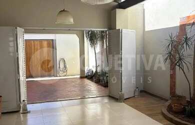 Imagem 3: Casa à venda, 3 quartos, 2 suítes, 3 vagas, SANTA MONICA - UBERLANDIA/MG