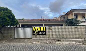 Imagem 1: Casa nos Bancários com 04 quartos, sendo 01 suíte + DCE