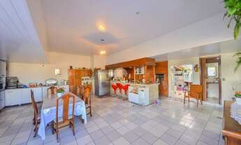 Imagem 7: Casa para venda tem 413 metros quadrados com 1 quarto em Pinheirinho - Curitiba - PR