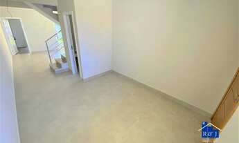 Imagem 5: Casa Geminada à Venda - 3 Quartos sendo 1 Suíte com varanda - 2 Vagas - Bairro Copacabana