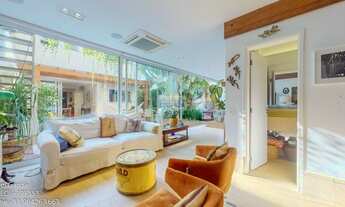 Imagem 3: Casa de Vila à Venda no Jardim América, Imóvel amplo com 4 Suítes e 3 Vagas de Garagem