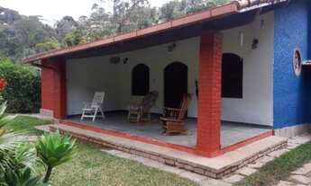 Imagem 3: Linda casa linear, em local com uma linda vista da natureza
