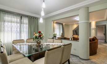 Imagem 1: Excelente sobrado com espaço comercial no térreo com 5 quartos sendo 4 deles Suítes à vend