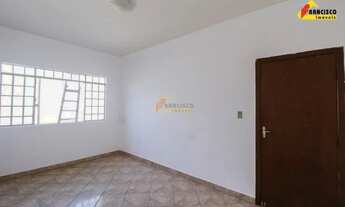 Imagem 6: Casa para aluguel, 4 quartos, 2 vagas, Mangabeiras - Divinópolis/MG