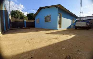 Imagem 2: Casa bairro São Conrado, 3 quartos/ Quintal,varanda, forrada