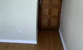 Imagem 2: Saia do Aluguel - Apartamento em frente metrô