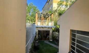 Imagem 2: Casa 3 dormitórios com uma 1 suite, 2 banheiros, terraço, bem iluminada. Próxima ao Shoppi