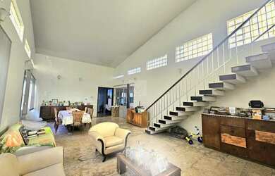 Imagem 4: Oportunidade Imperdível: Ampla Casa no Bairro São José