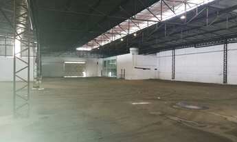 Imagem 4: ALUGO ÚNICO GALPÃO COM 4.300M2 AV. WASHINGTON SOARES SÓ 75MIL