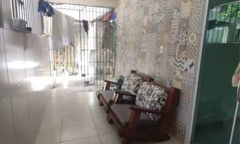 Imagem 6: Aluga-se casa com 2/4 sala cozinha banheiro varanda e área para churrasco com chuveiro