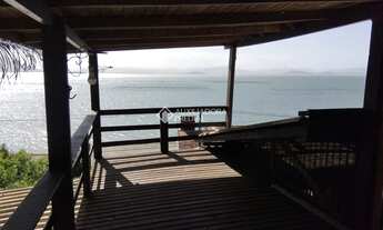 Imagem 3: Ampla casa, vista para o mar