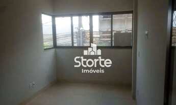 Imagem 4: Apartamento com 3 dormitórios para alugar, 50 m² por R$ 3.050,00/mês - Umuarama - Uberlând