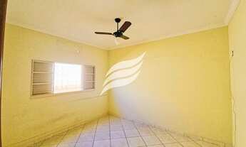 Imagem 6: Casa espaçosa à venda no bairro Planalto