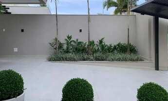 Imagem 5: Casa à Venda com 4 quartos, Piscina com Hidromassagem, Forno de Pizza e Espaço Gourmet em