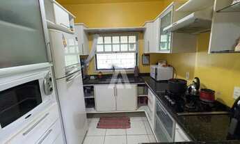 Imagem 4: Sobrado com 2 suítes mais 1 quarto à venda no bairro Espinheiros em Joinville - SC por R