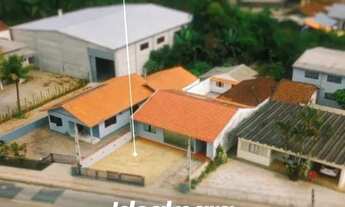 Imagem 2: Casa Comercial em Rua Geral da Guabiruba com 700 m² de Terreno, Frente Ampla, Alto Fluxo e