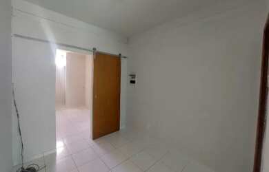 Imagem 4: ALUGA-SE! KITNET EM EXCELENTE LOCALIZAÇÃO - ZONA 07