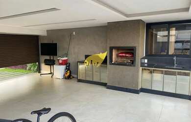 Imagem 4: Casa de Luxo no Florais do Valle: 3 Suítes, Piscina Aquecida e Acabamentos de Alta Qualida