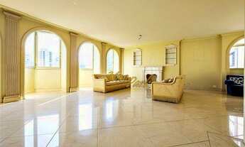 Imagem 5: Em frente à praça Buenos Aires