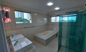 Imagem 7: Casa de condomínio para aluguel tem 800 metros quadrados com 4 quartos