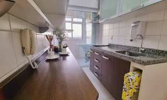 Imagem 2: Apartamento com 3 dormitórios sendo 1 suíte, sala com sacada, cozinha com armários, 1 vaga