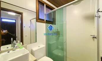 Imagem 7: Casa com 410m² distribuídos em 06 dormitórios sendo 03 suítes, 02 vagas, no bairro Praia G