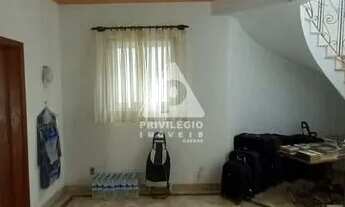 Imagem 5: Casa Jardim Botânico com 4 quartos, área de recreação, piscina, estacionamento coberto