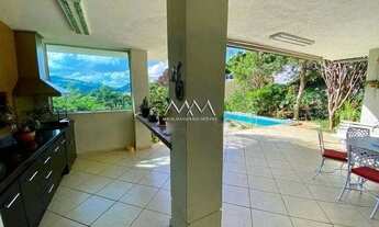 Imagem 4: Casa a Venda no Condomínio Vila Alpina com 3 Quartos - 315m² área construída e 1.000 m² de