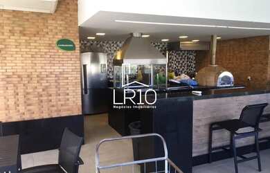 Imagem 6: Casa de condomínio para venda tem 370 metros quadrados com 4 quartos